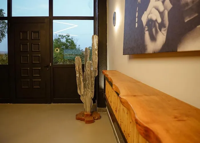 Industrial Loft Apartment *